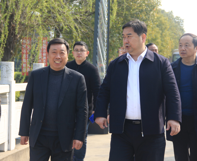 兴化市市委领导莅临锁龙消防检查安全生产工作